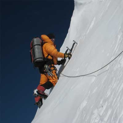 The dream on everest. Studying mountaineer Ferran Latorre.